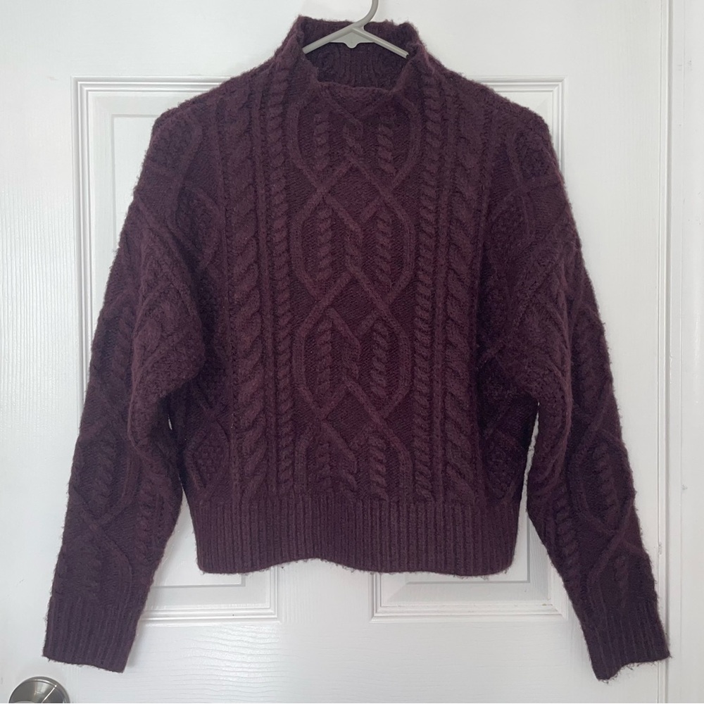 Ugg Cable Knit sweater (S)